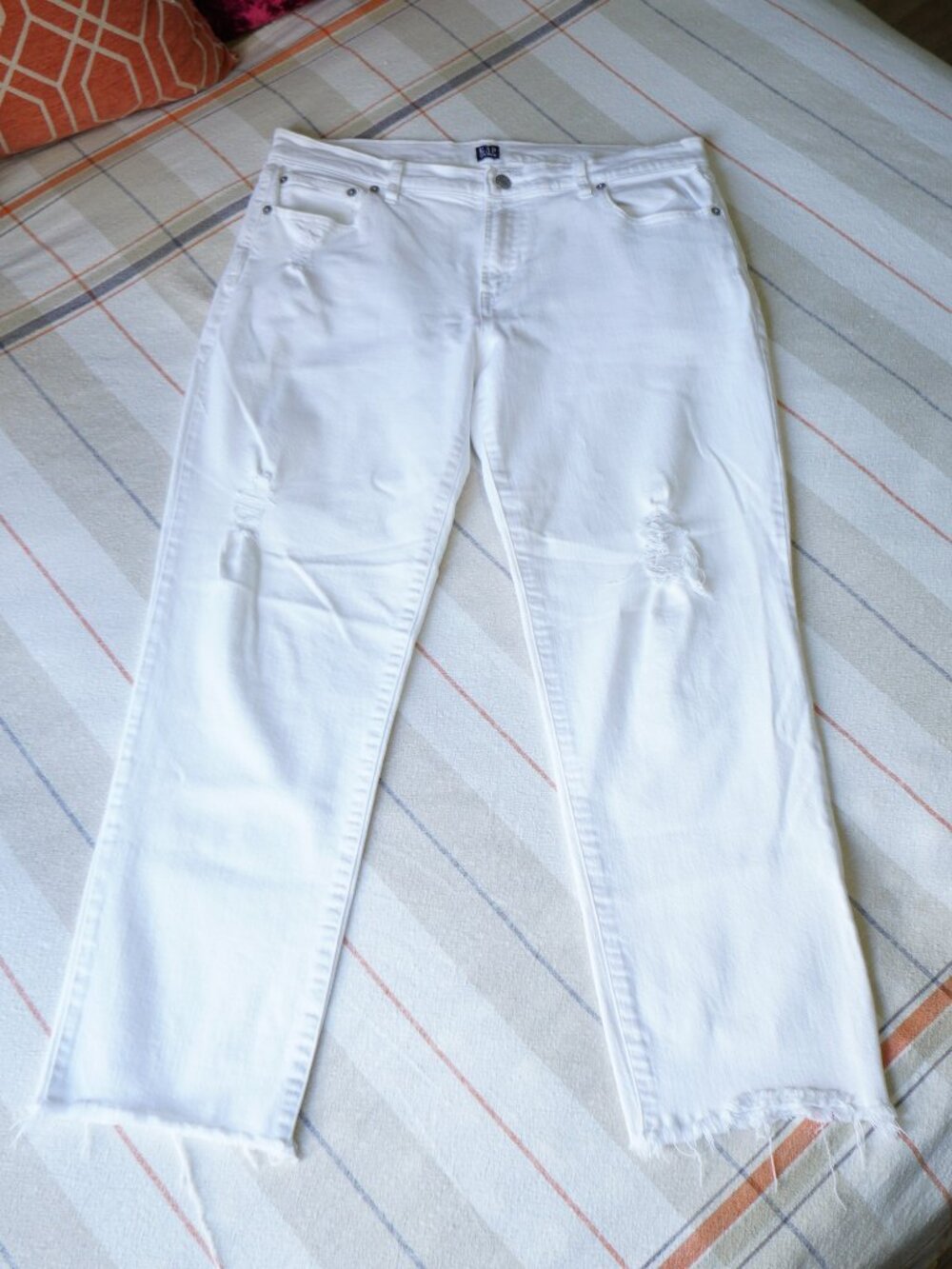 cotton blend gap white distressed jeans
